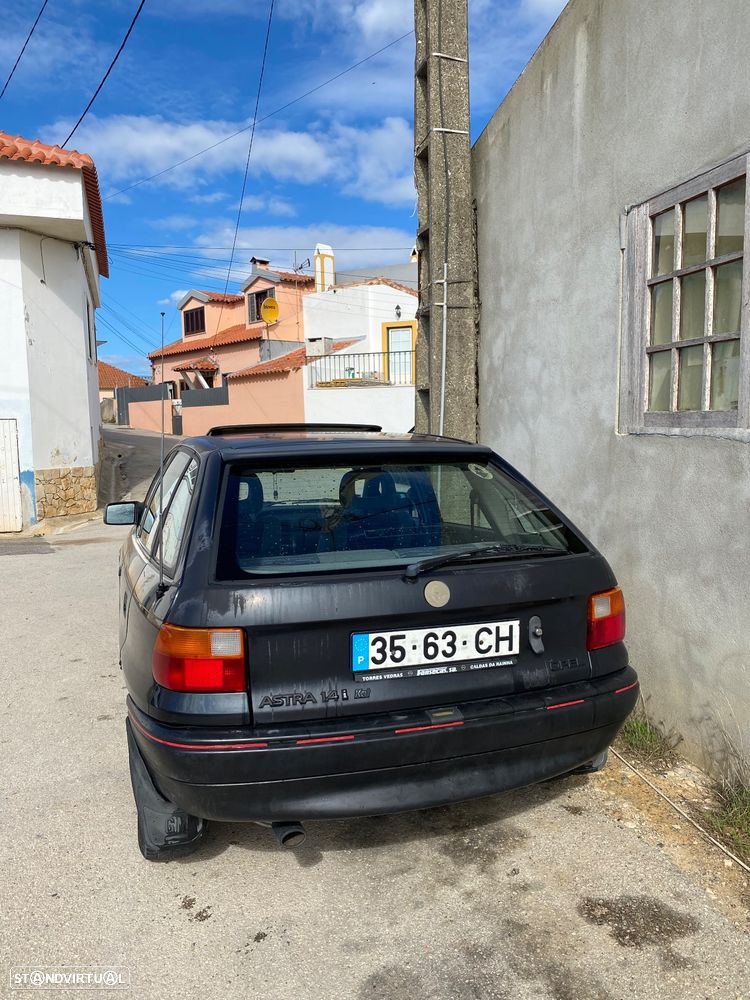 Opel Astra 1.4i GT - 3