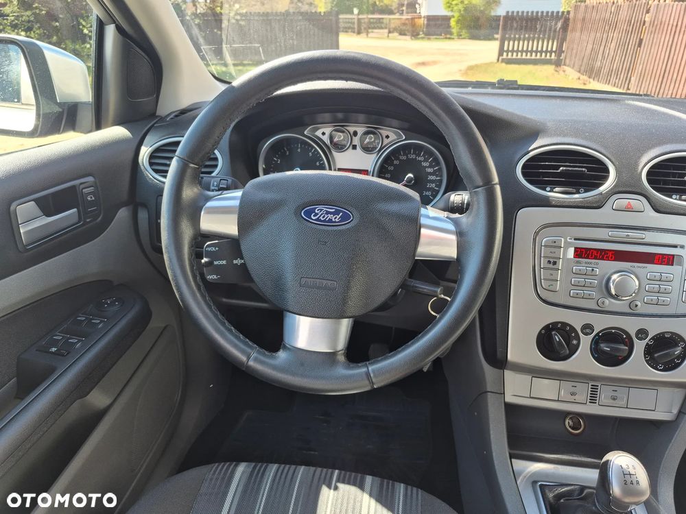 Ford Focus 1.6 16V Sport - 23