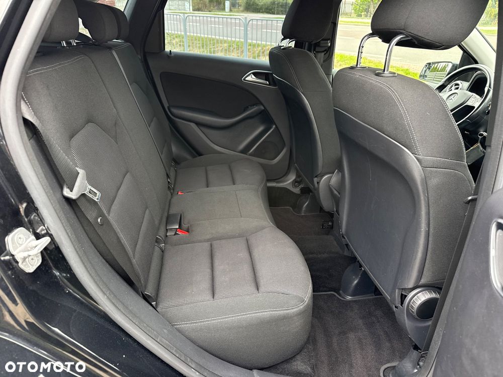 Mercedes-Benz Klasa B 180 7G-DCT UrbanStyle Edition - 21