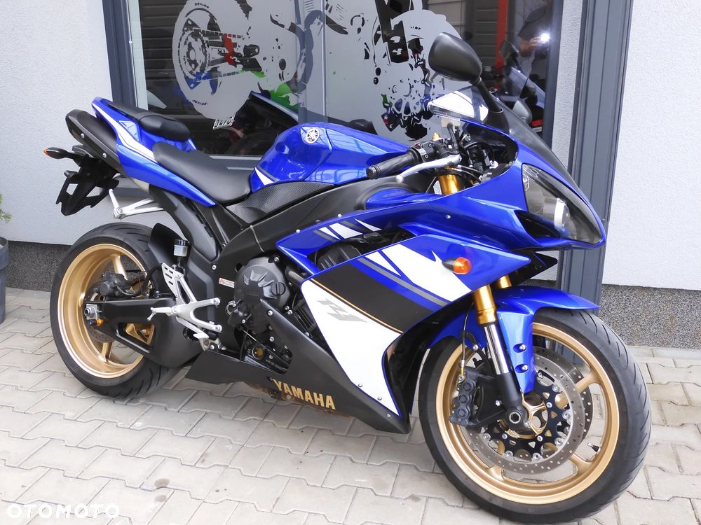 Yamaha R1 - 2