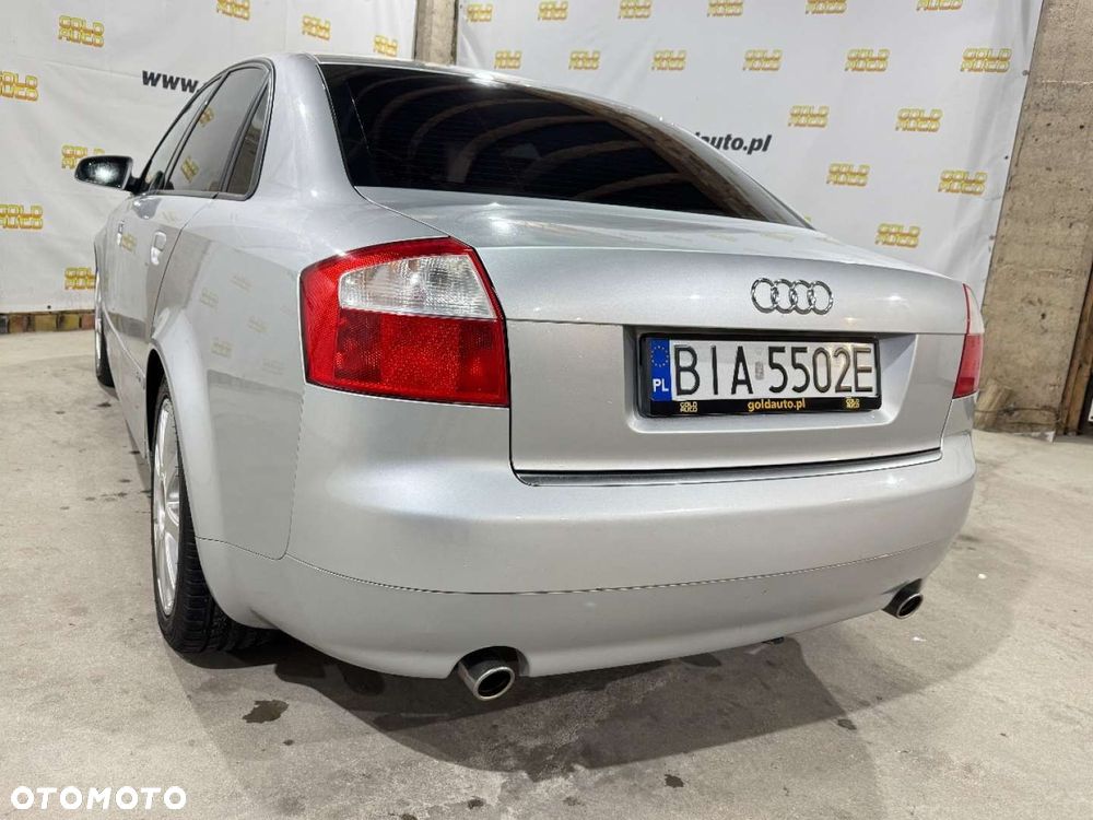 Audi A4 Limousine - 9