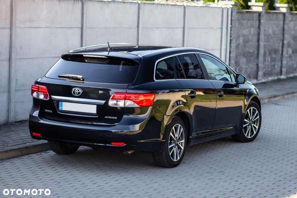 Toyota Avensis 2.2 D-4D Executive - 14