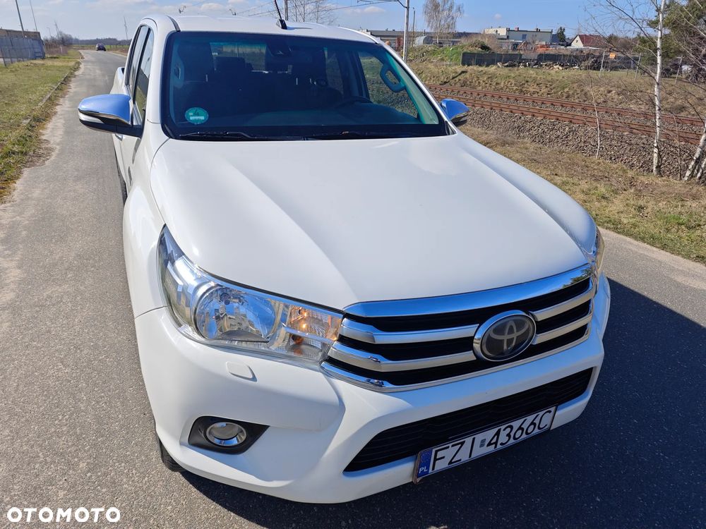 Toyota Hilux 4x4 Double Cab S&S Comfort - 25