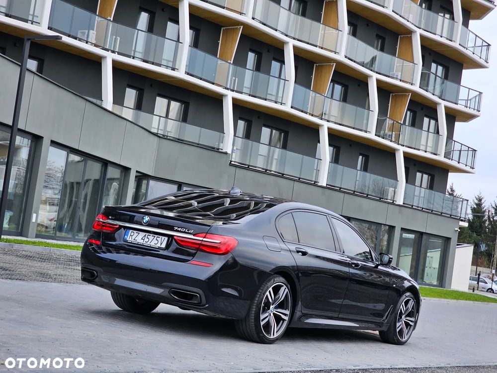 BMW Seria 7 740d xDrive - 24