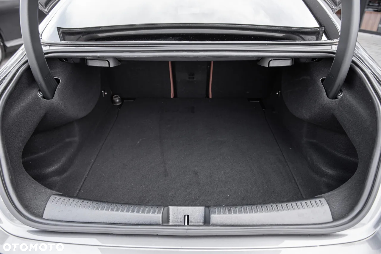 Mercedes-Benz CLA 220 4-Matic AMG Line 7G-DCT - 33