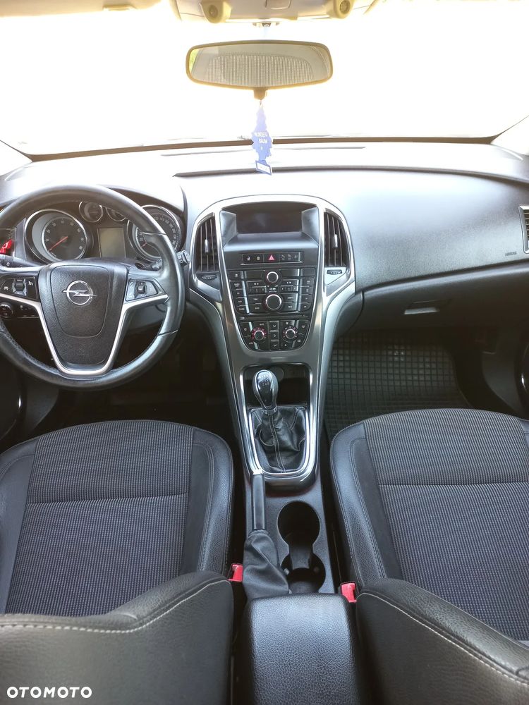 Opel Astra 1.4 T Cosmo - 9