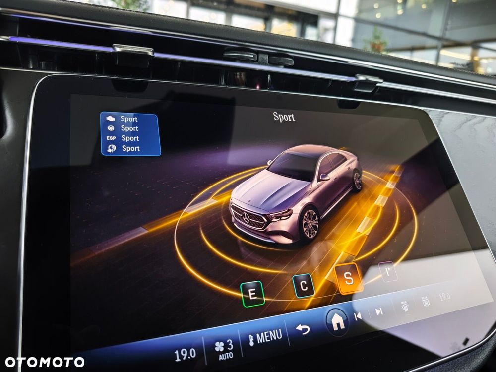 Mercedes-Benz Klasa E 220 d mHEV 4-Matic AMG 9G-Tronic - 24