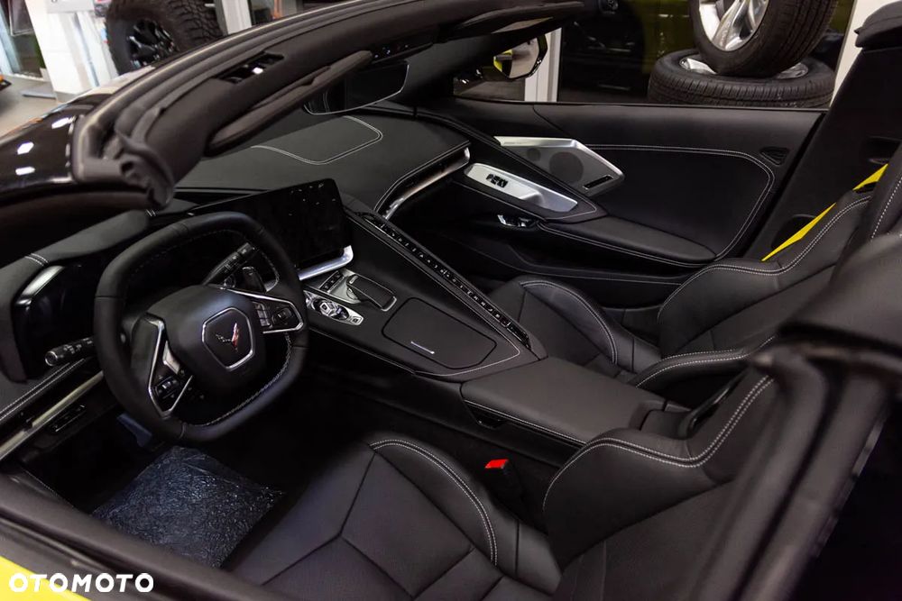 Chevrolet Corvette - 12