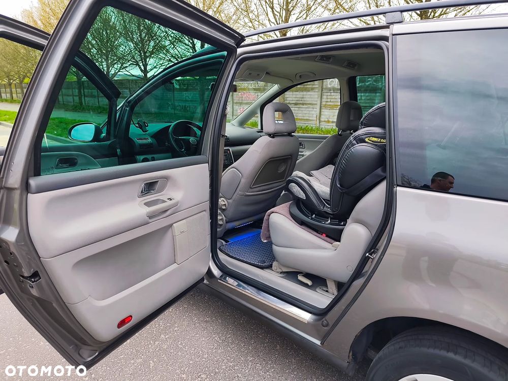 Volkswagen Sharan 1.9 TDI Automatik Exclusive Edition - 20