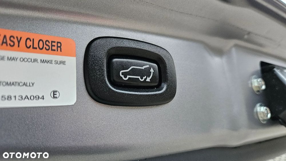 Mitsubishi Outlander 2.0 4WD Plus - 19