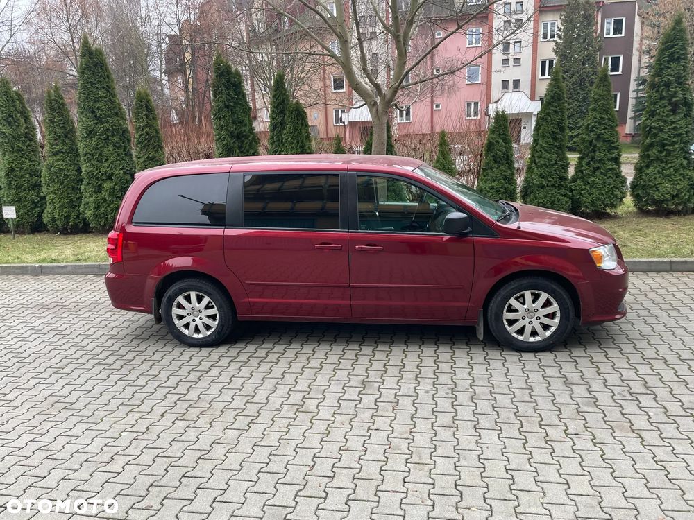 Dodge Caravan - 3