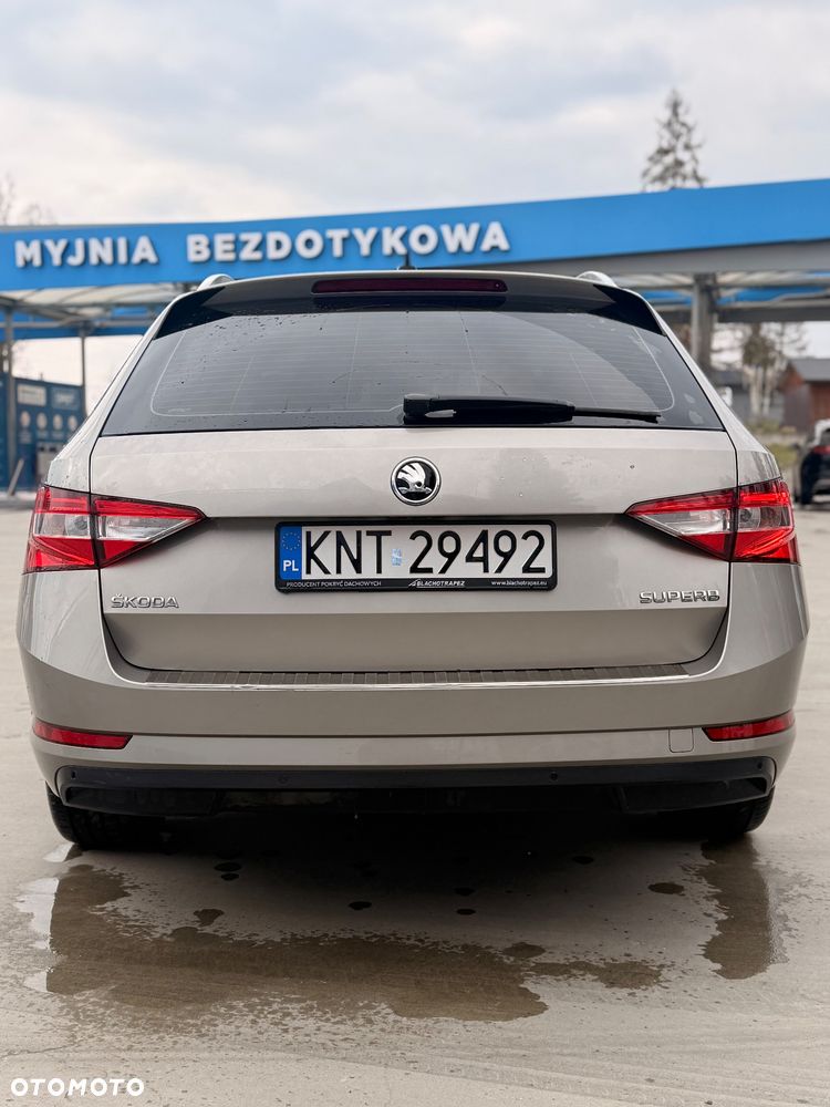 Skoda Superb 2.0 TDI Ambition DSG - 10