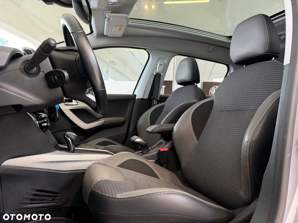 Peugeot 2008 1.2 Pure Tech GPF Allure S&S EAT6 - 9