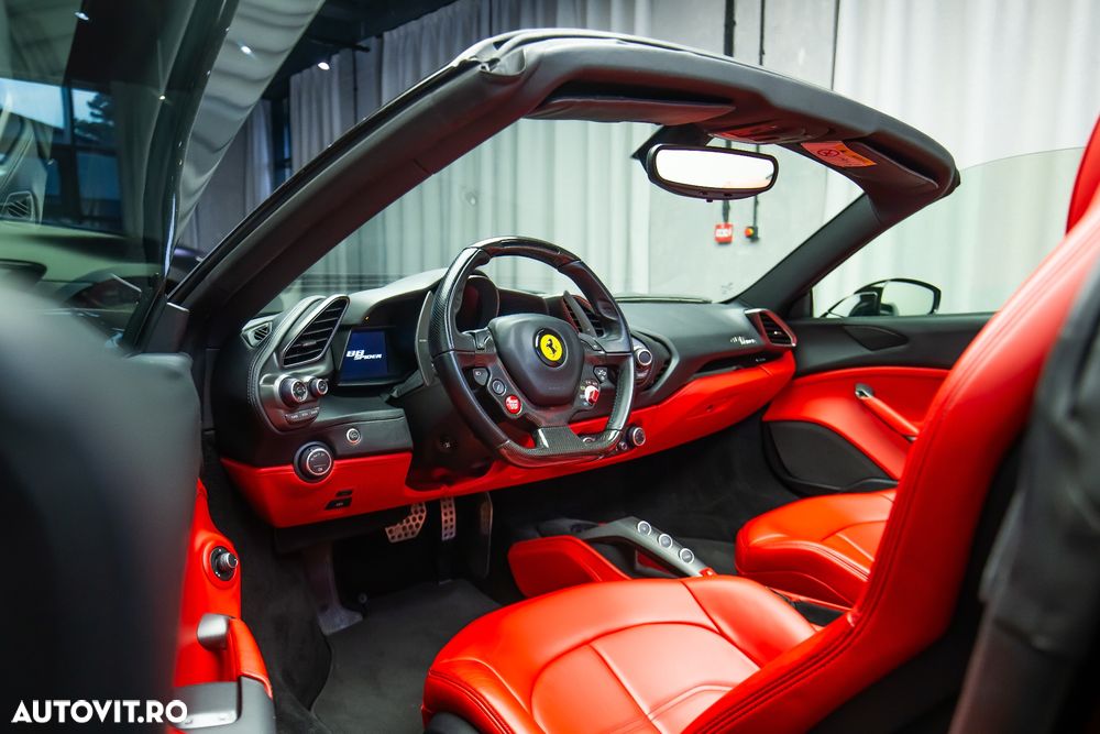 Ferrari 488 Spider - 37