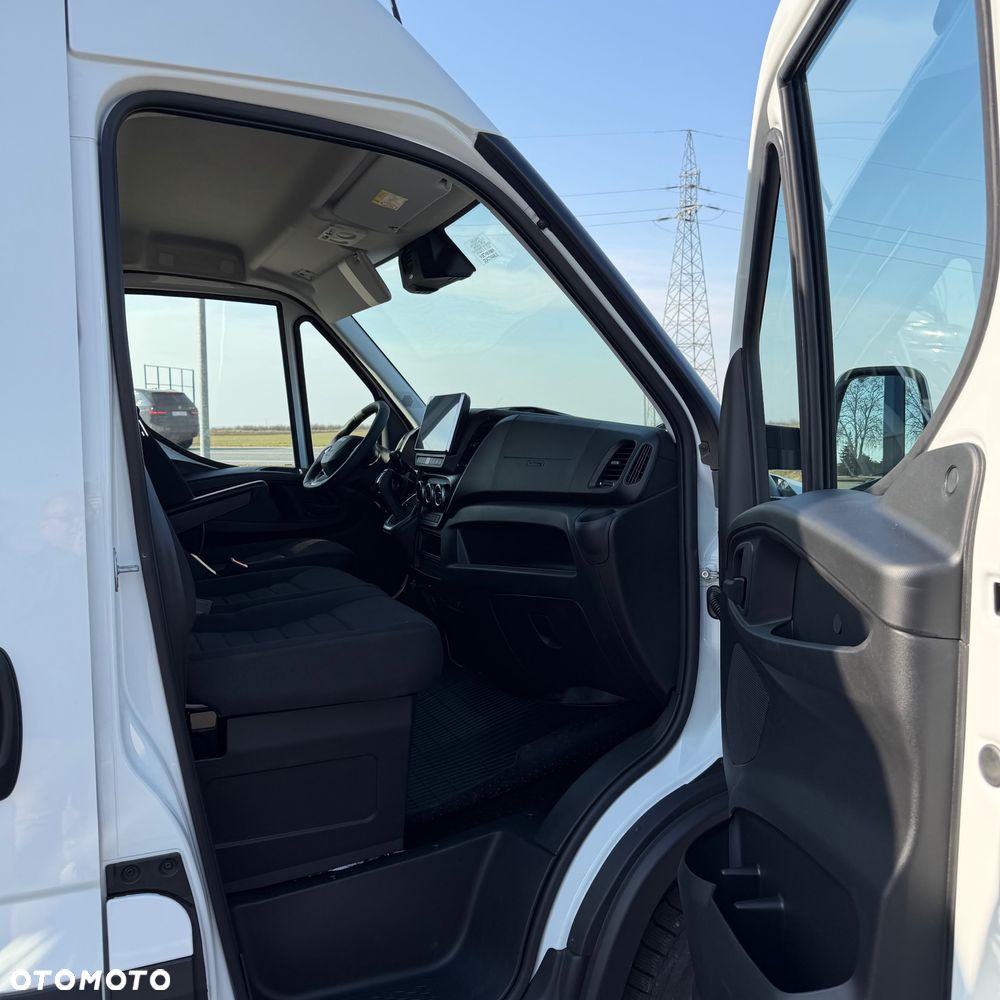 Iveco 35s18 - 18