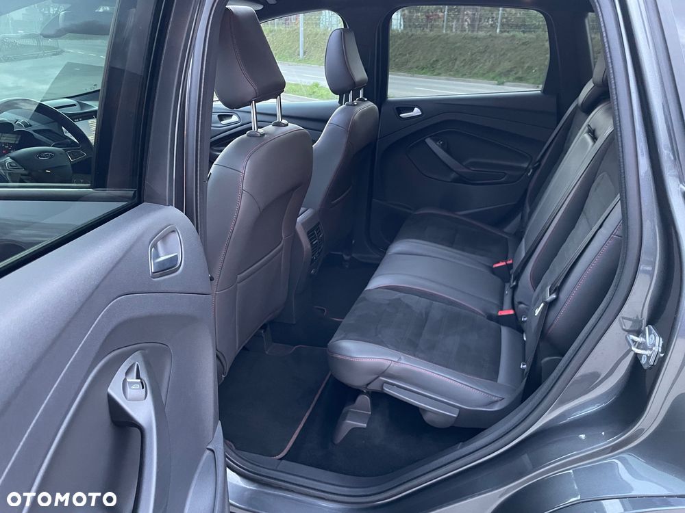 Ford Kuga 1.5 EcoBoost 2x4 ST-Line - 13