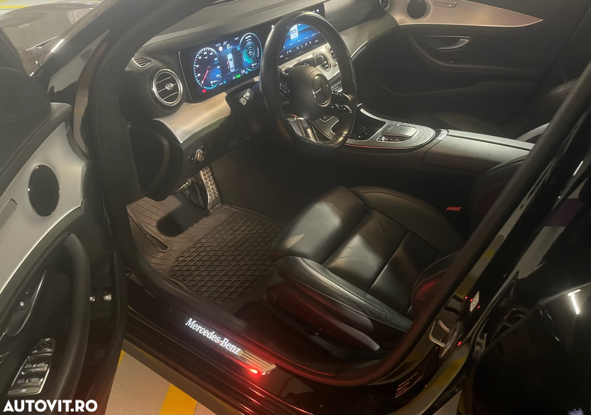 Mercedes-Benz E 300 4MATIC Aut. - 28