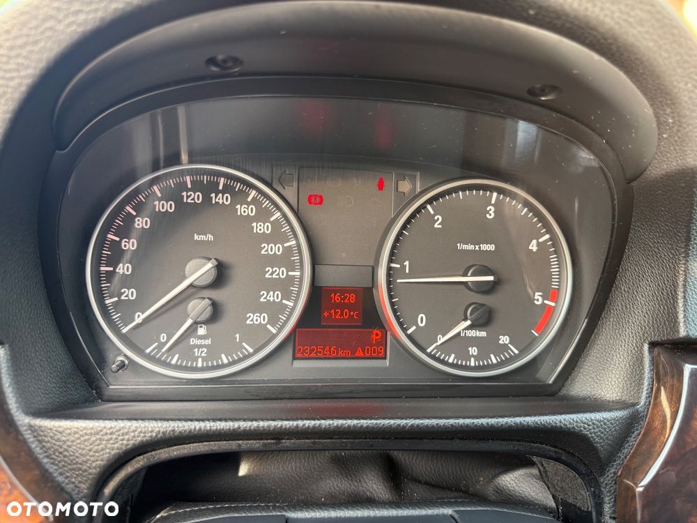 BMW Seria 3 320d DPF Touring - 18