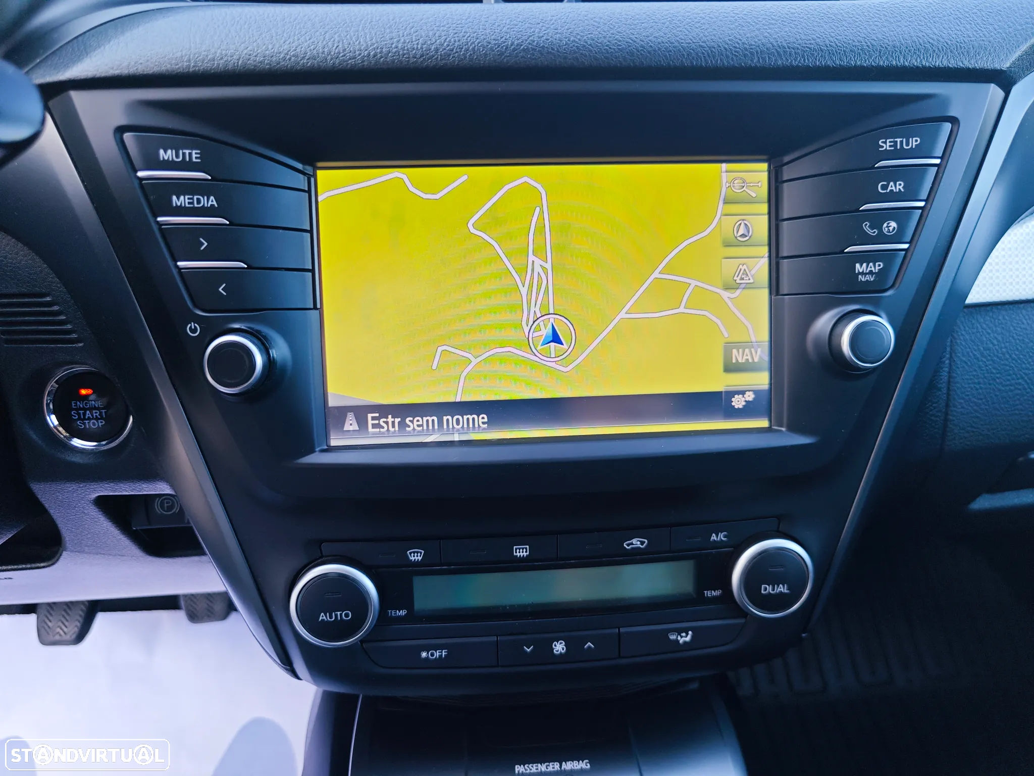 Toyota Avensis Touring Sports 2.0 D-4D Luxury+GPS - 16