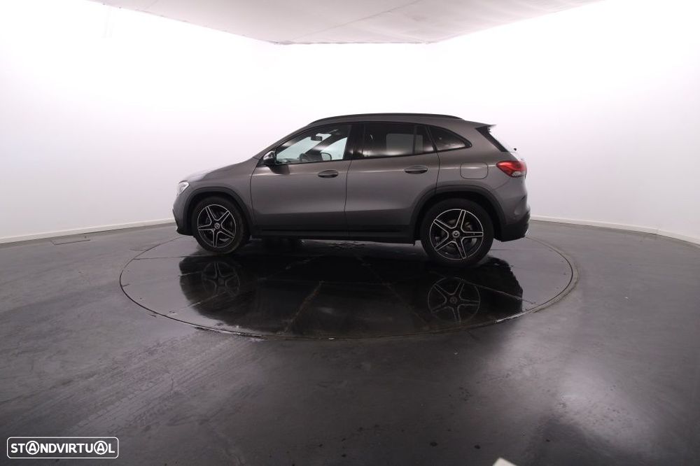 Mercedes-Benz GLA 180 d AMG Line - 3