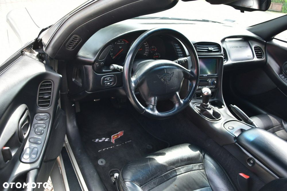 Chevrolet Corvette - 12
