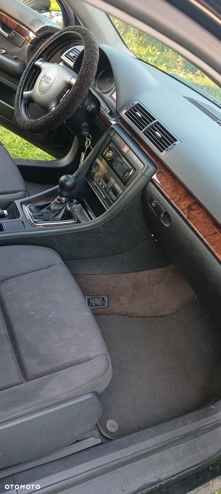 Audi A4 Limousine - 4