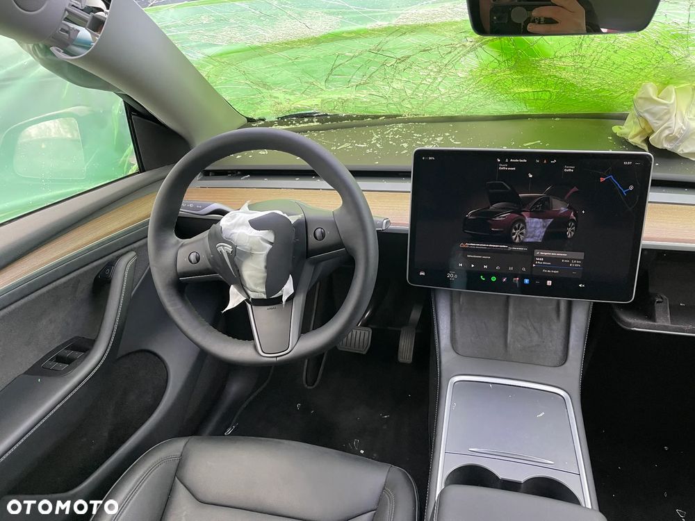 Tesla Y Long Range Dual Motor AWD - 8