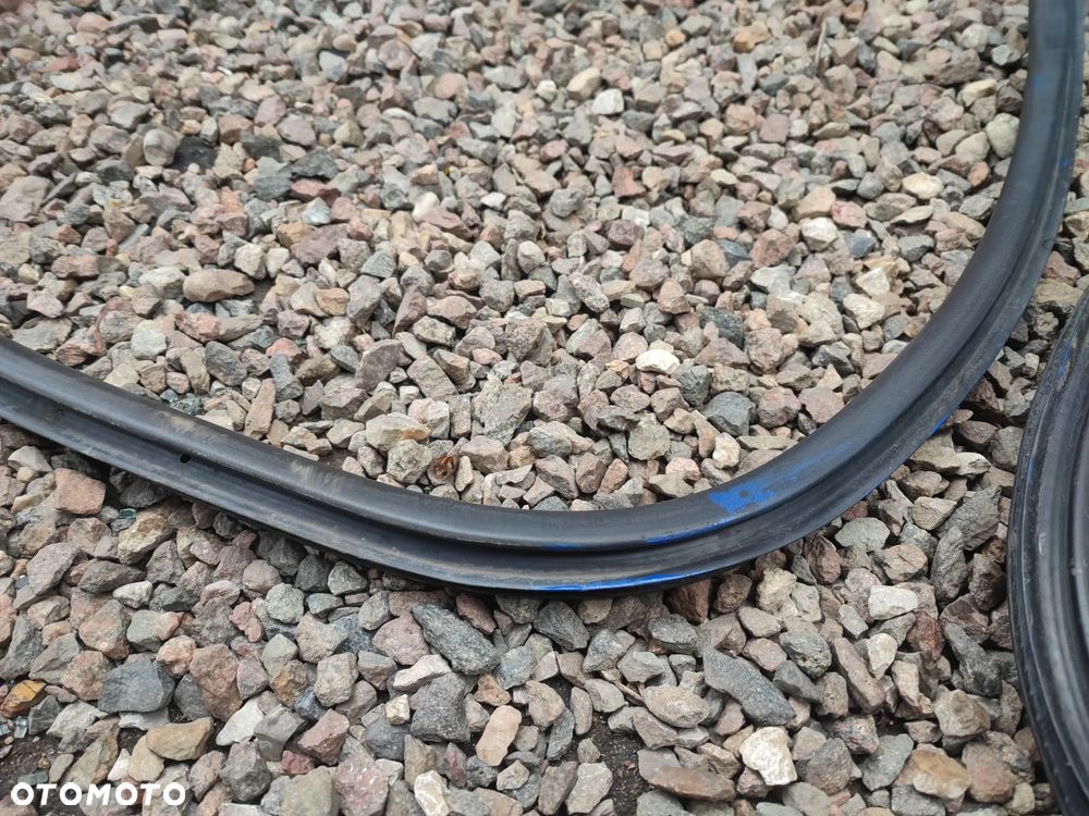 BMW E46 COUPE ORYGINALNE CZARNE USZCZELKI DRZWI LEWA / PRAWA ( USZCZELKA LEWA / PRAWA DRZWI )  PODGRZEWANE EUROPA O NR. 51 71 7 161 687 / 51 71 7 161 688 OEM - 12