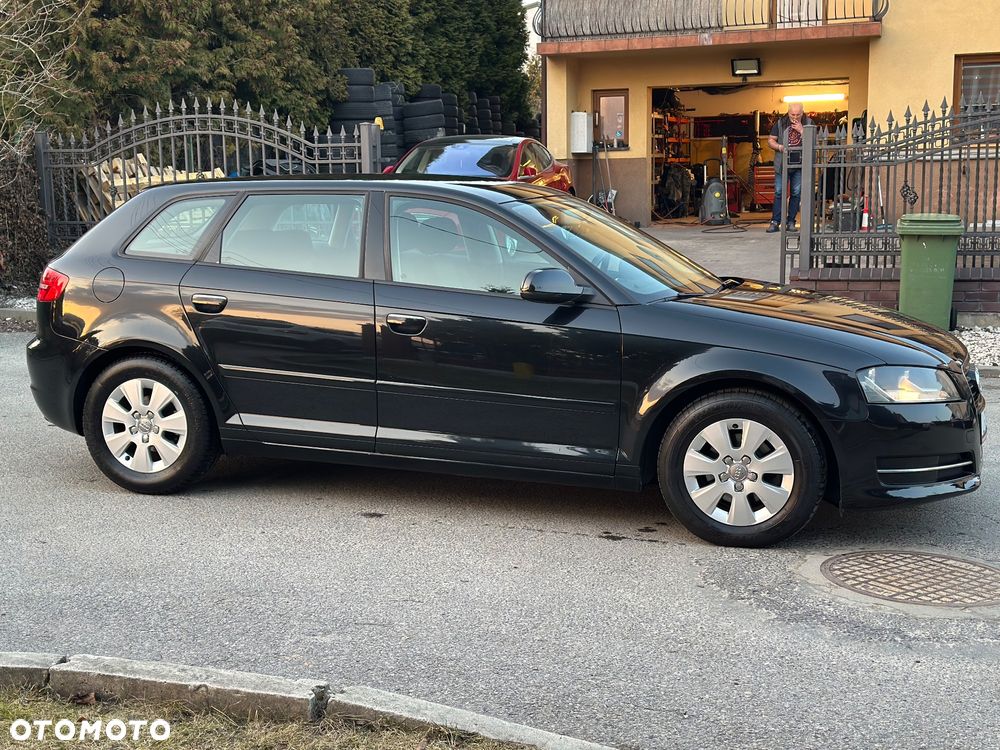 Audi A3 Sportback 1.6 TDI DPF Attraction - 10