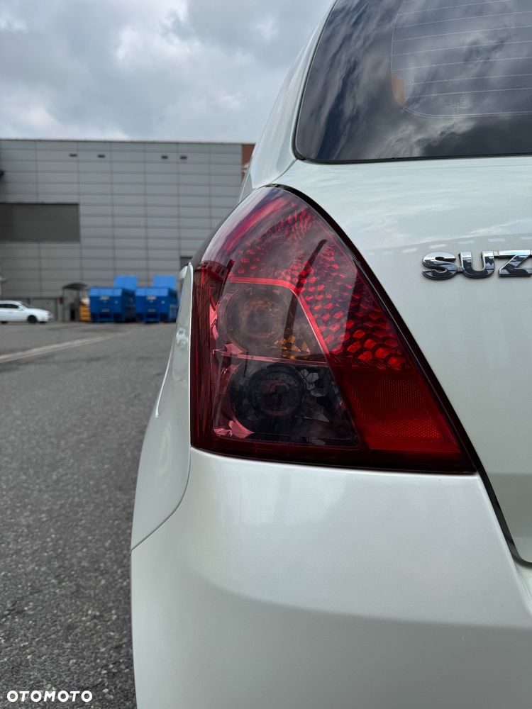 Suzuki Swift 1.3 Limited 25 - 11