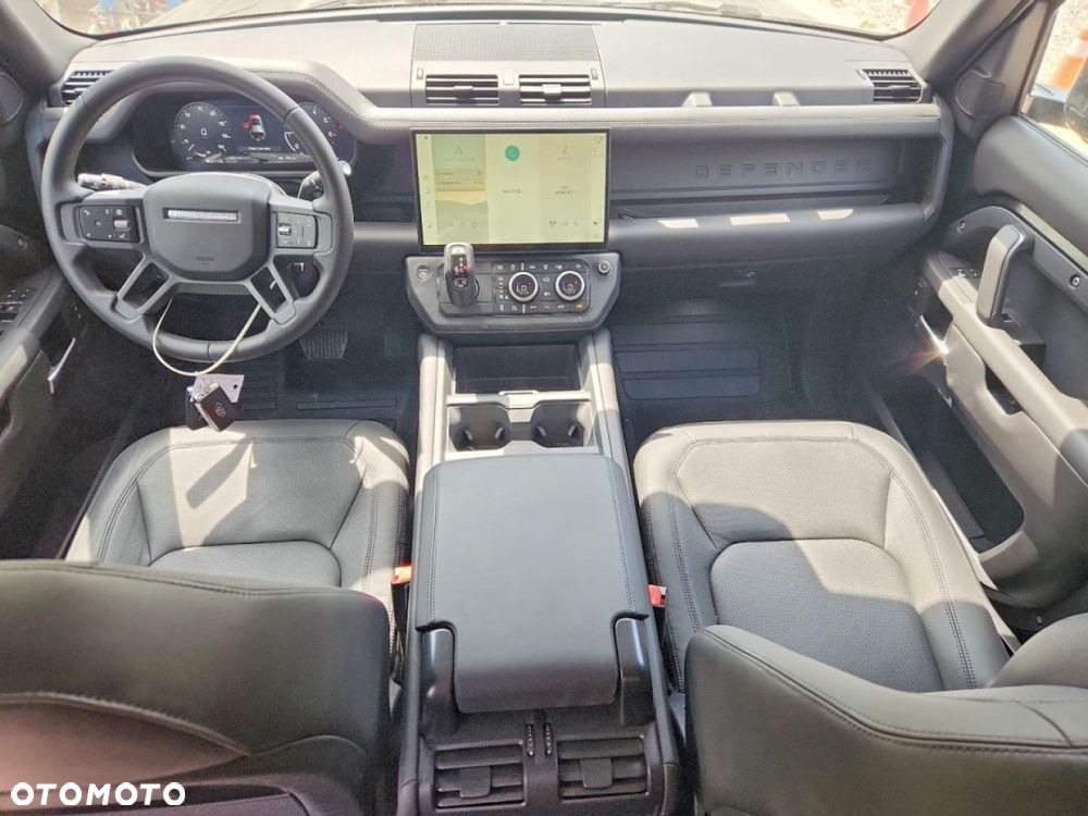 Land Rover Defender - 8