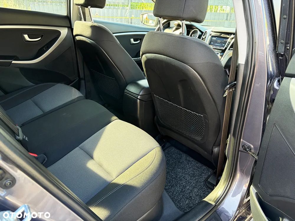 Hyundai i30 blue 1.6 CRDi DCT Passion - 40