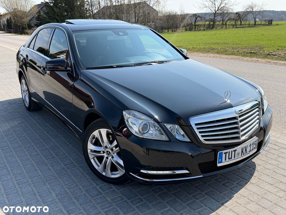 Mercedes-Benz Klasa E 200 CGI BlueEFFICIENCY 7G-TRONIC Elegance - 2