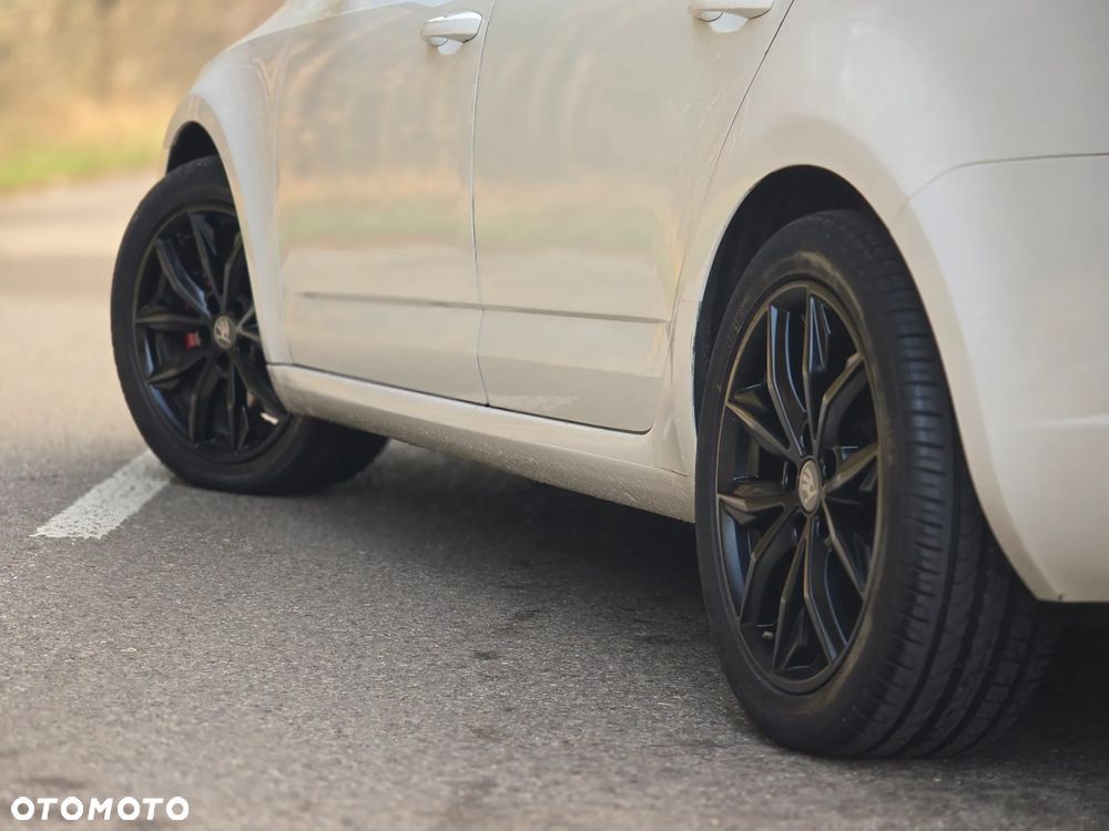 Skoda Octavia 2.0 TDI 4x4 DSG RS - 36