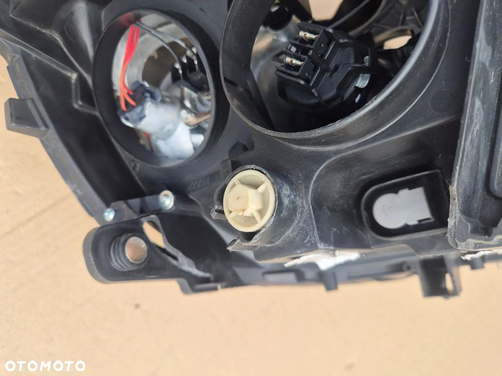 Alfa Romeo MITO lampa prawa.Valeo.EU.Do naprawy - 7