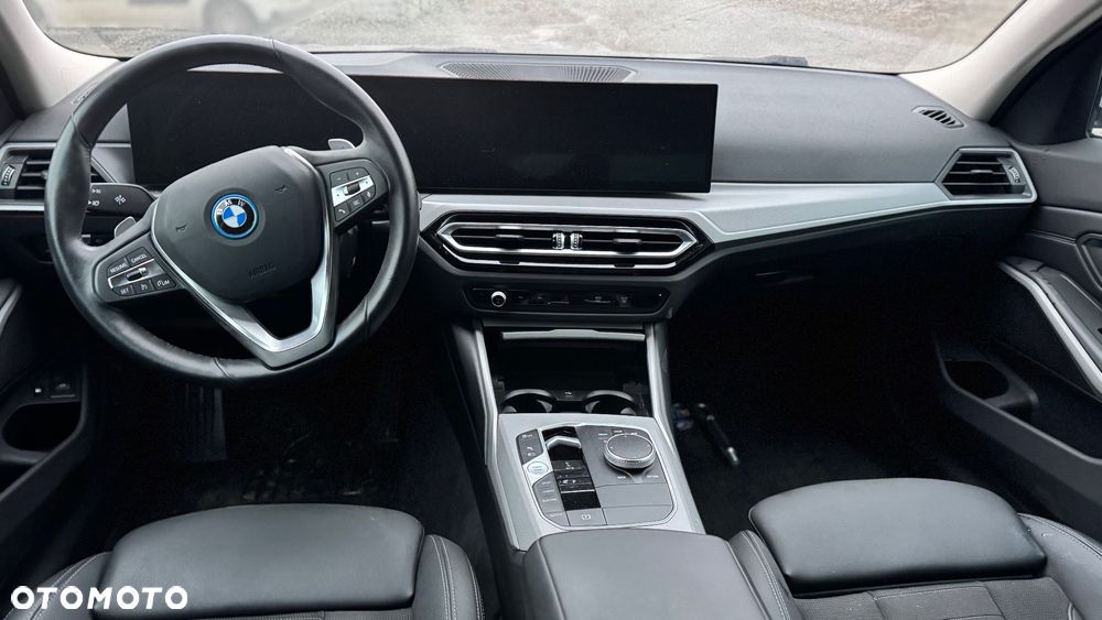 BMW Seria 3 320e PHEV sport - 15