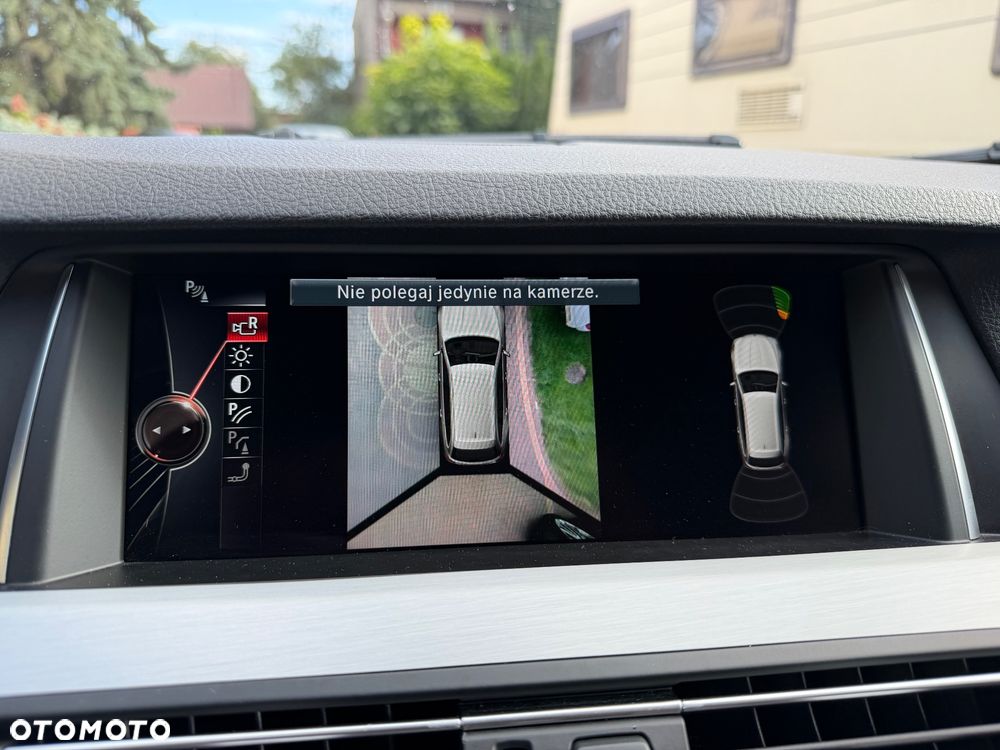 BMW Seria 5 530d xDrive Sport-Aut - 34