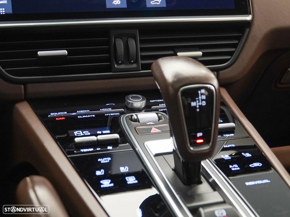 Porsche Cayenne Coupé E-Hybrid - 26