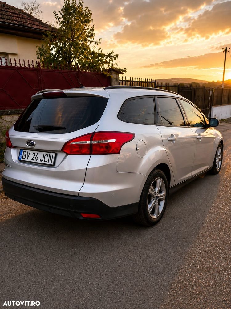 Ford Focus 1.6 TDCi DPF SYNC Edition - 3