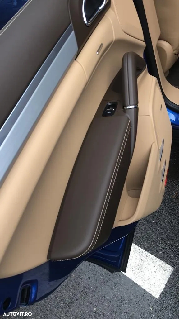 Porsche Cayenne 3.0 L - 9