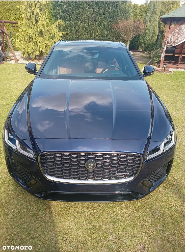 Jaguar XF P250 R-Dynamic SE - 27