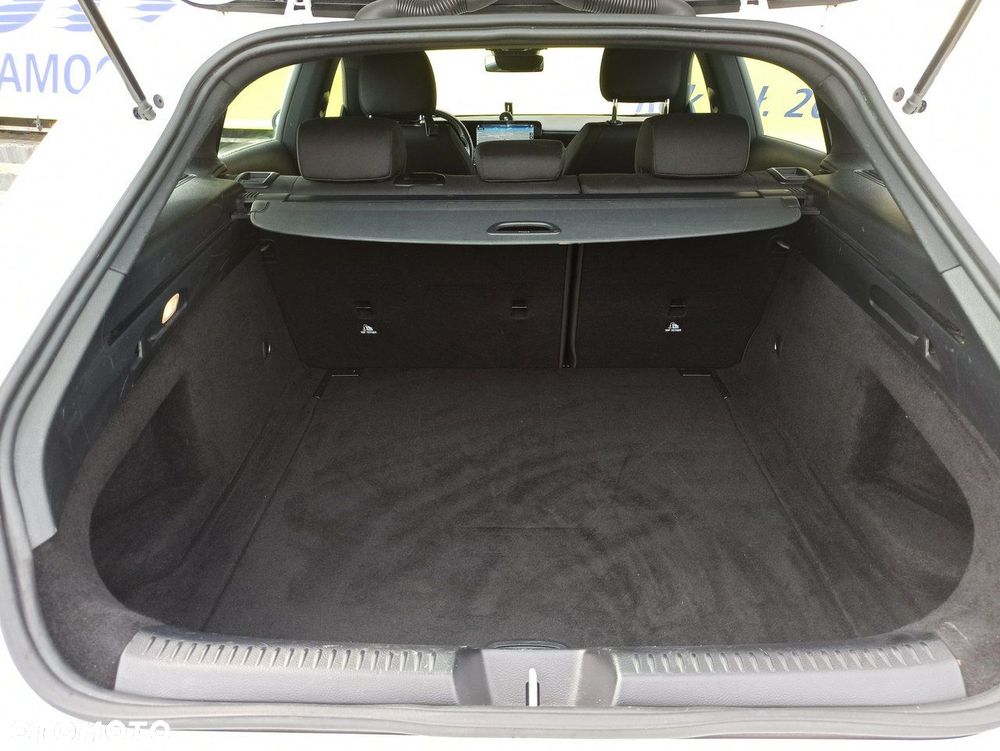 Mercedes-Benz CLA - 9