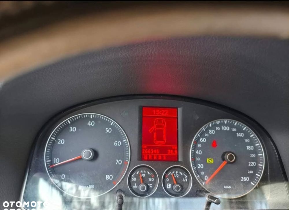 Volkswagen Touran 1.4 TSI Highline DSG - 11