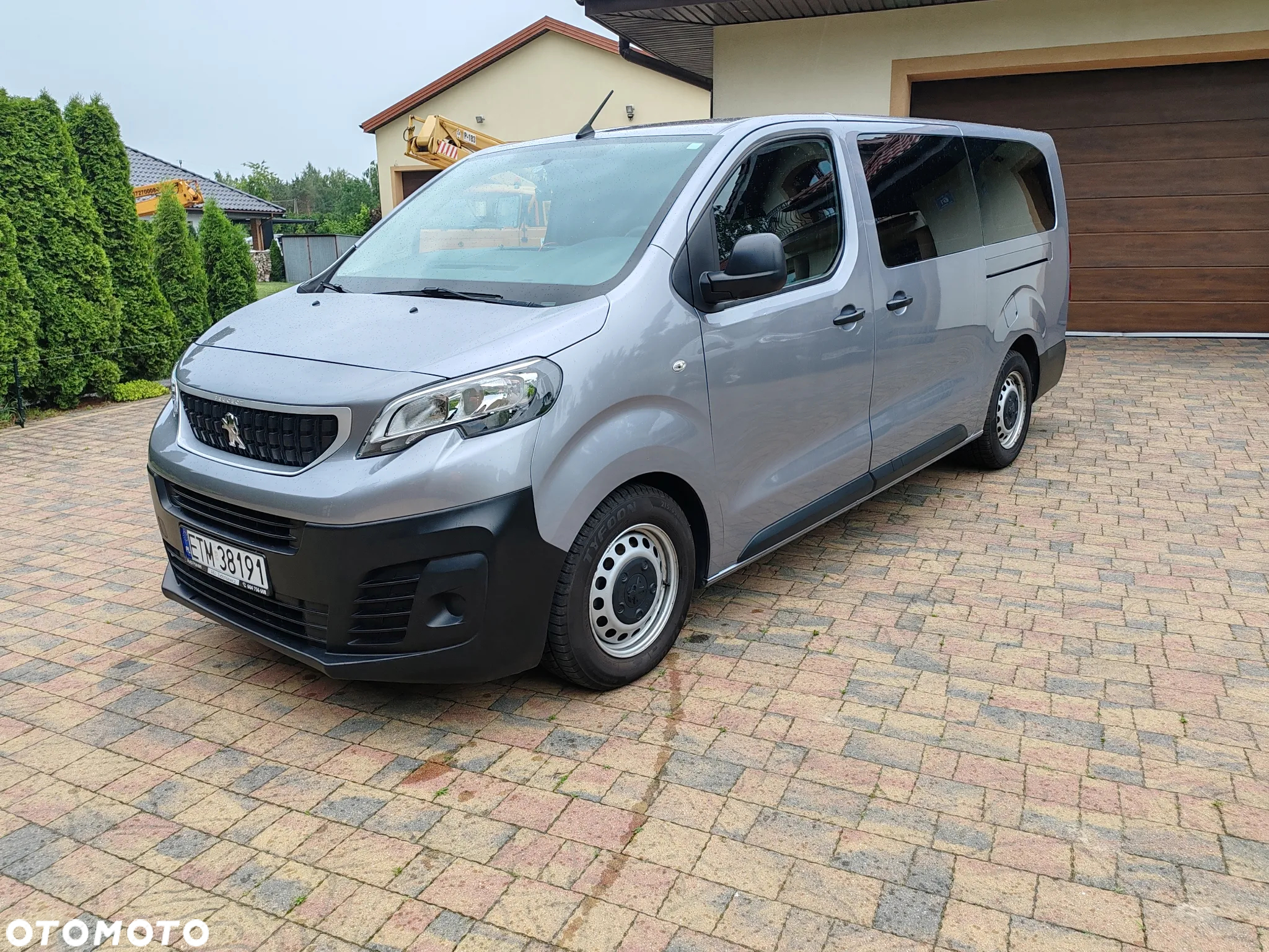 Peugeot Expert Kombi 1.5 BlueHDi Long 2,8t - 4