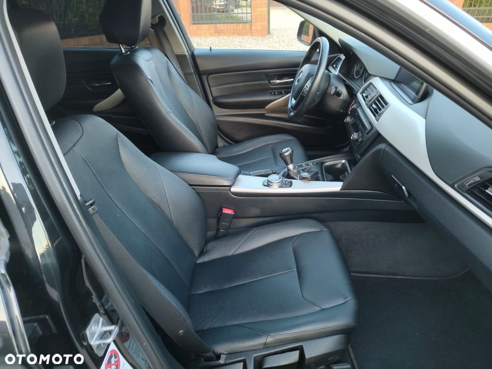 BMW Seria 3 318d Sport Line - 25