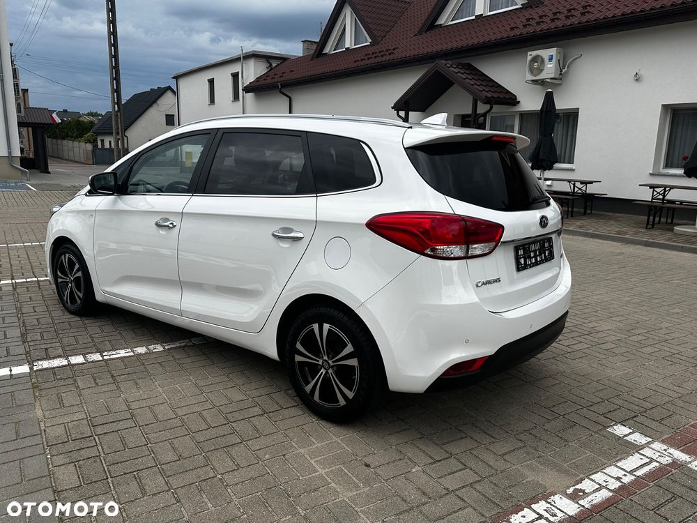 Kia Carens - 13