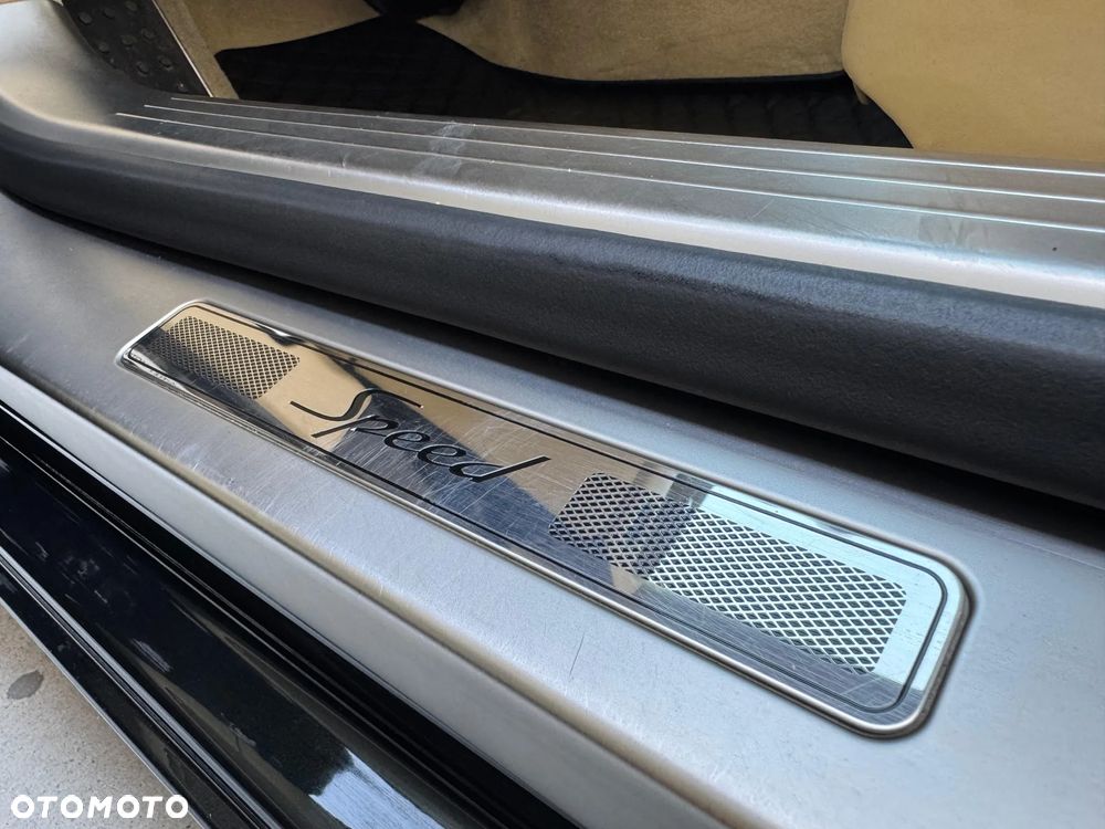 Bentley Flying Spur - 36