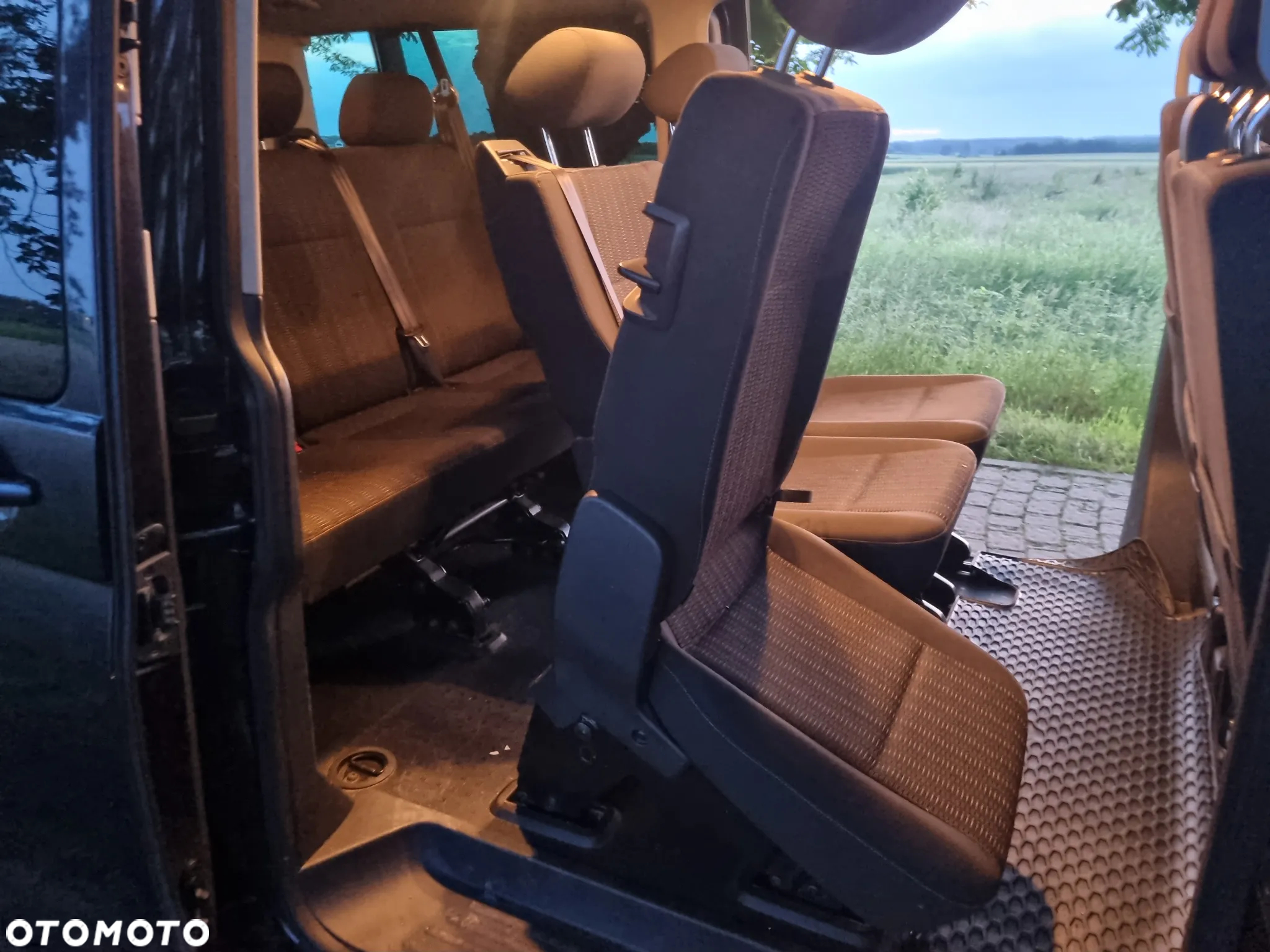 Volkswagen Caravelle 2.0 TDI L2 Highline - 7