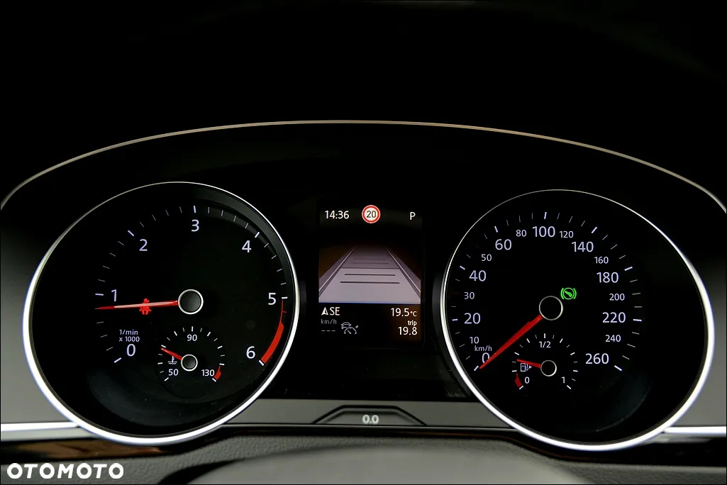 Volkswagen Passat Variant 2.0 TDI SCR DSG Comfortline - 28