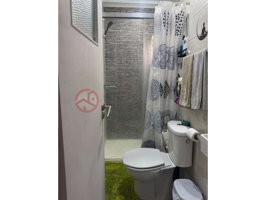 Apartamento T4 no Centro Laranjeiro - Grande imagem: 5/8